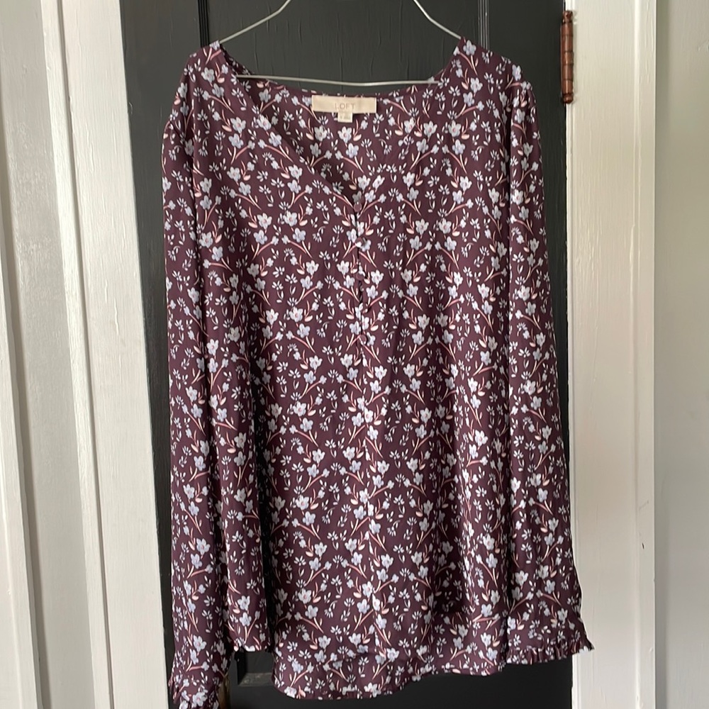 Loft ruffle cuff sleeve blouse